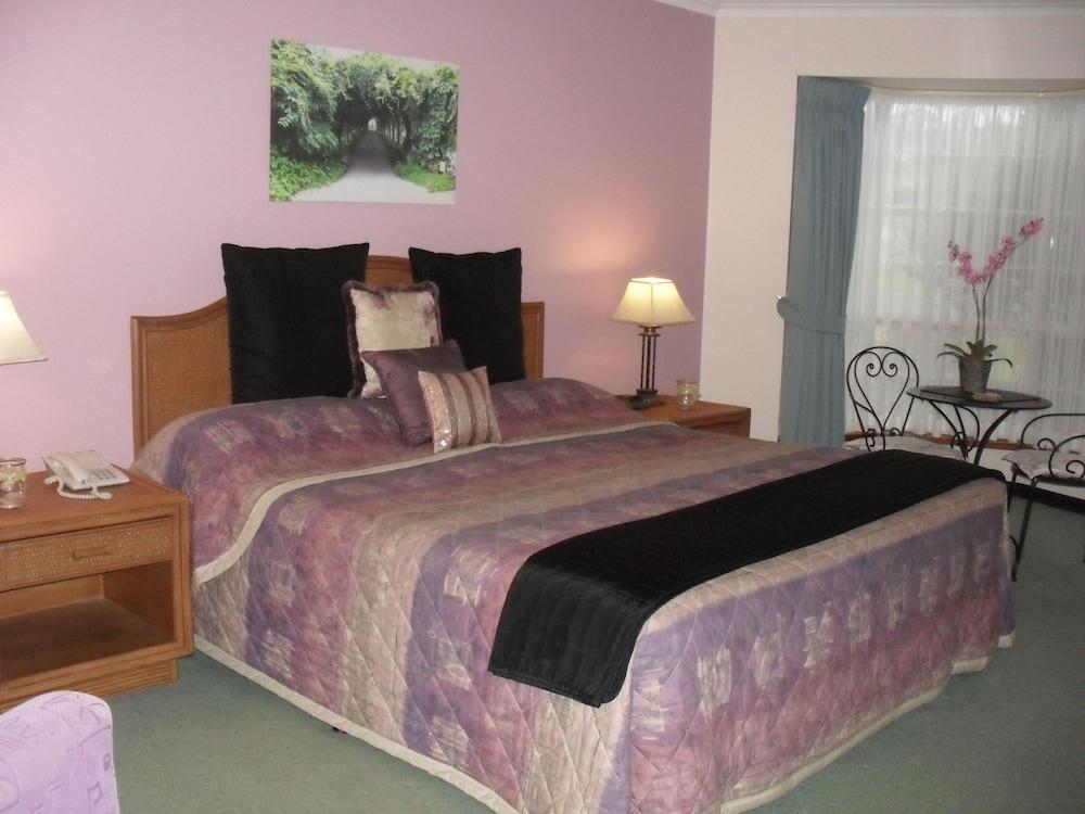 Sapphire Waters Motor Inn Меримбула Экстерьер фото