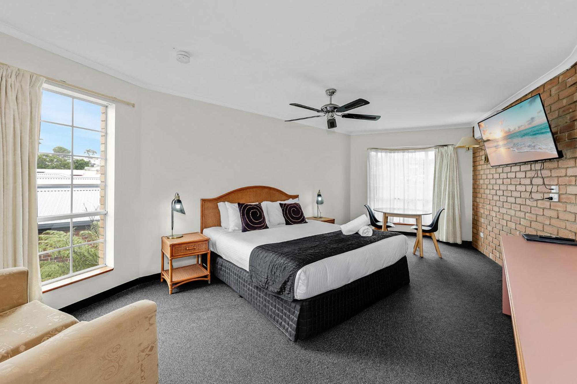 Sapphire Waters Motor Inn Меримбула Экстерьер фото