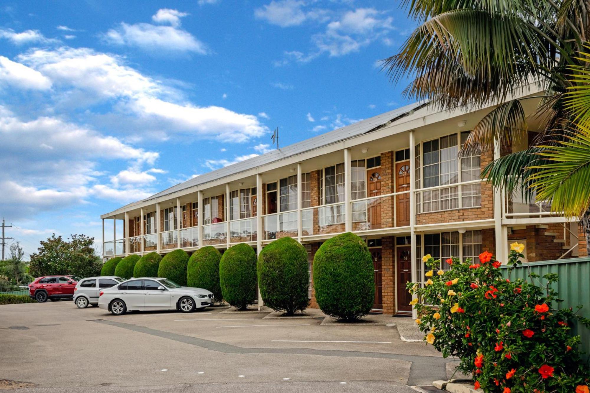 Sapphire Waters Motor Inn Меримбула Экстерьер фото