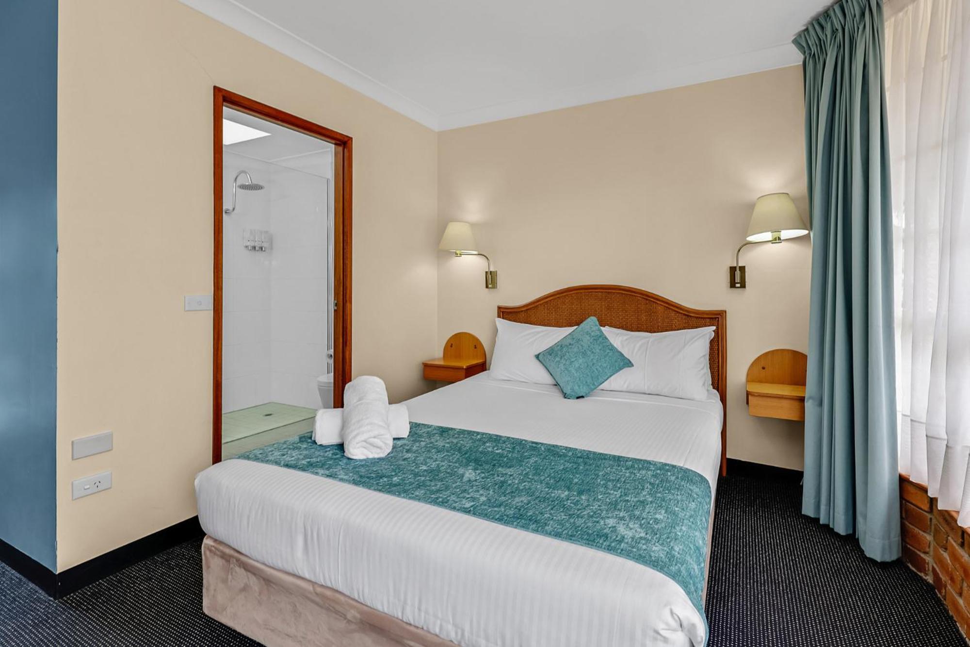 Sapphire Waters Motor Inn Меримбула Экстерьер фото